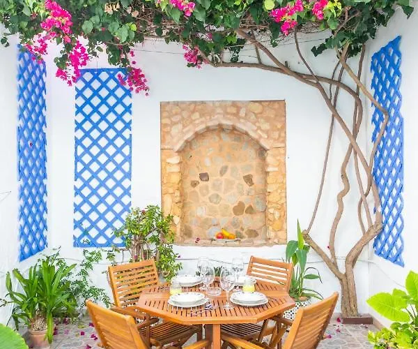 Casa Con Encanto En Casco Antiguo - El Patio Te Encantará
